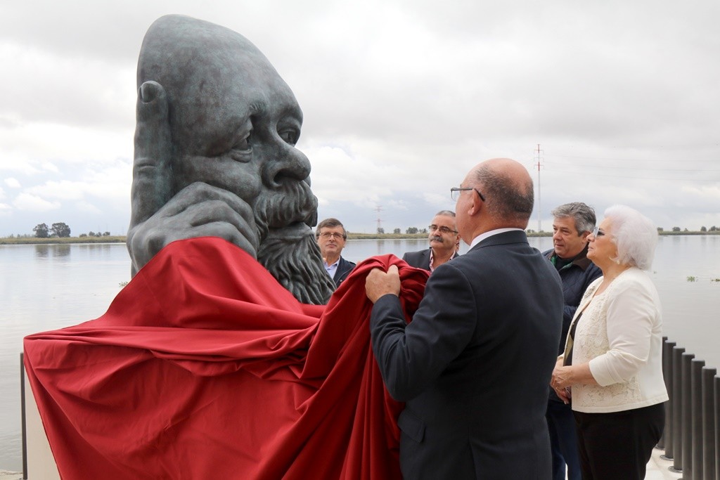 Busto de Álvaro Guerra