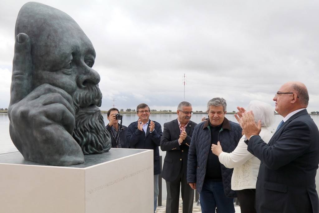 Busto de Álvaro Guerra