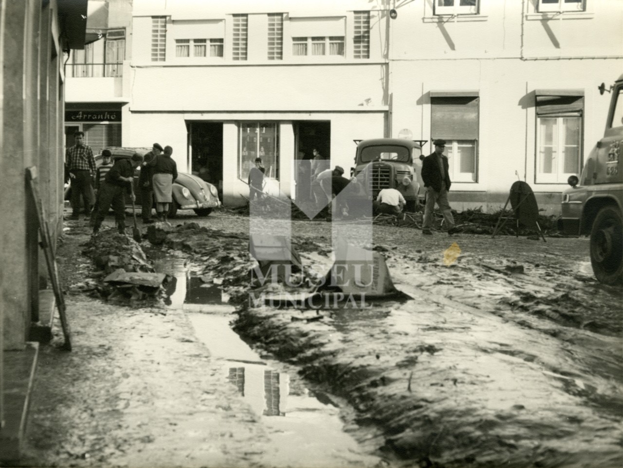 Inundações em Vila Franca de Xira. Carlos Tomé. Rua Dr. António José de Almeida, Vila Franca de X...