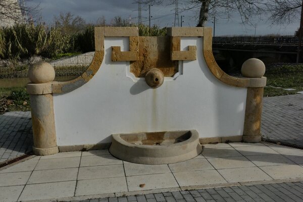 castanheira___vala_do_carregado___fonte_publica_da_vala_do_carregado_002