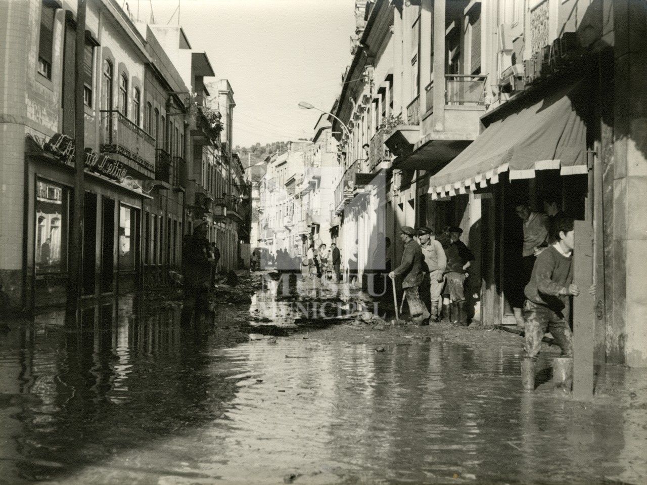 Inundações em Vila Franca de Xira. Carlos Tomé. Rua Almirante Cândido dos Reis, Vila Franca de Xi...